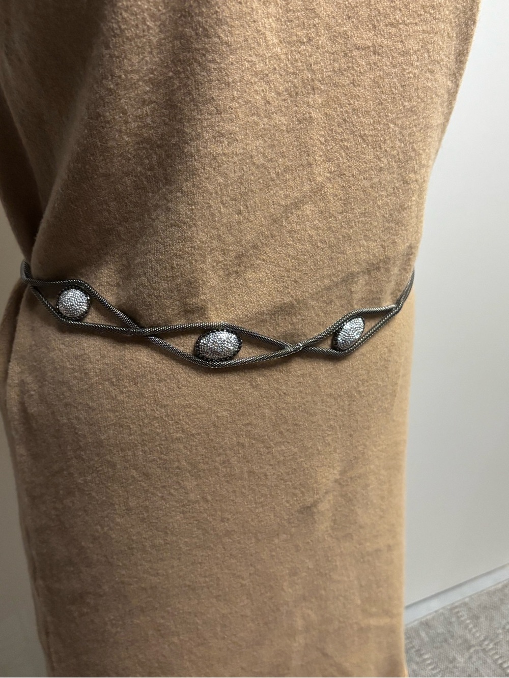 Chain-Link Metal Belt with Decorative Silver Accents - Black/Silver